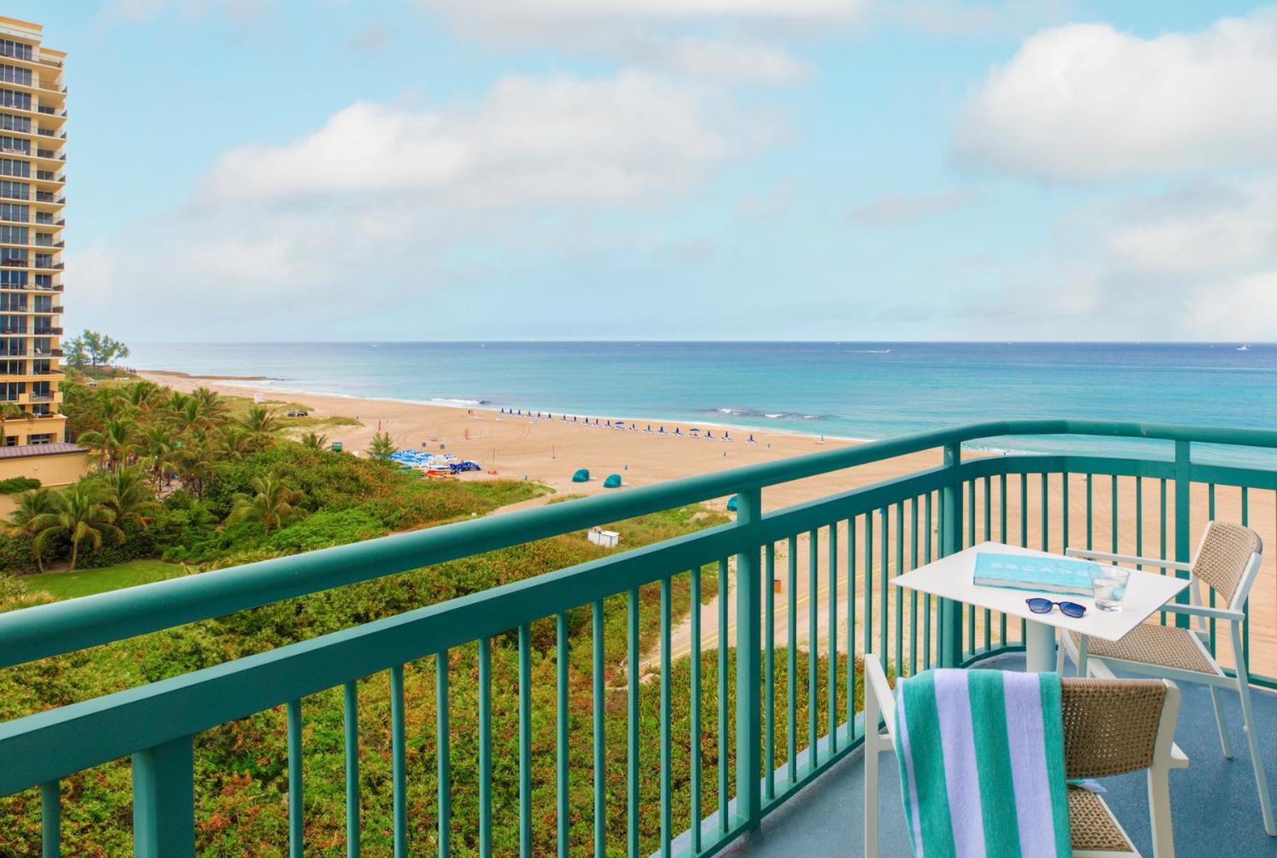 The Singer Oceanfront Resort, Curio Collection By Hilton Riviera Beach Ngoại thất bức ảnh