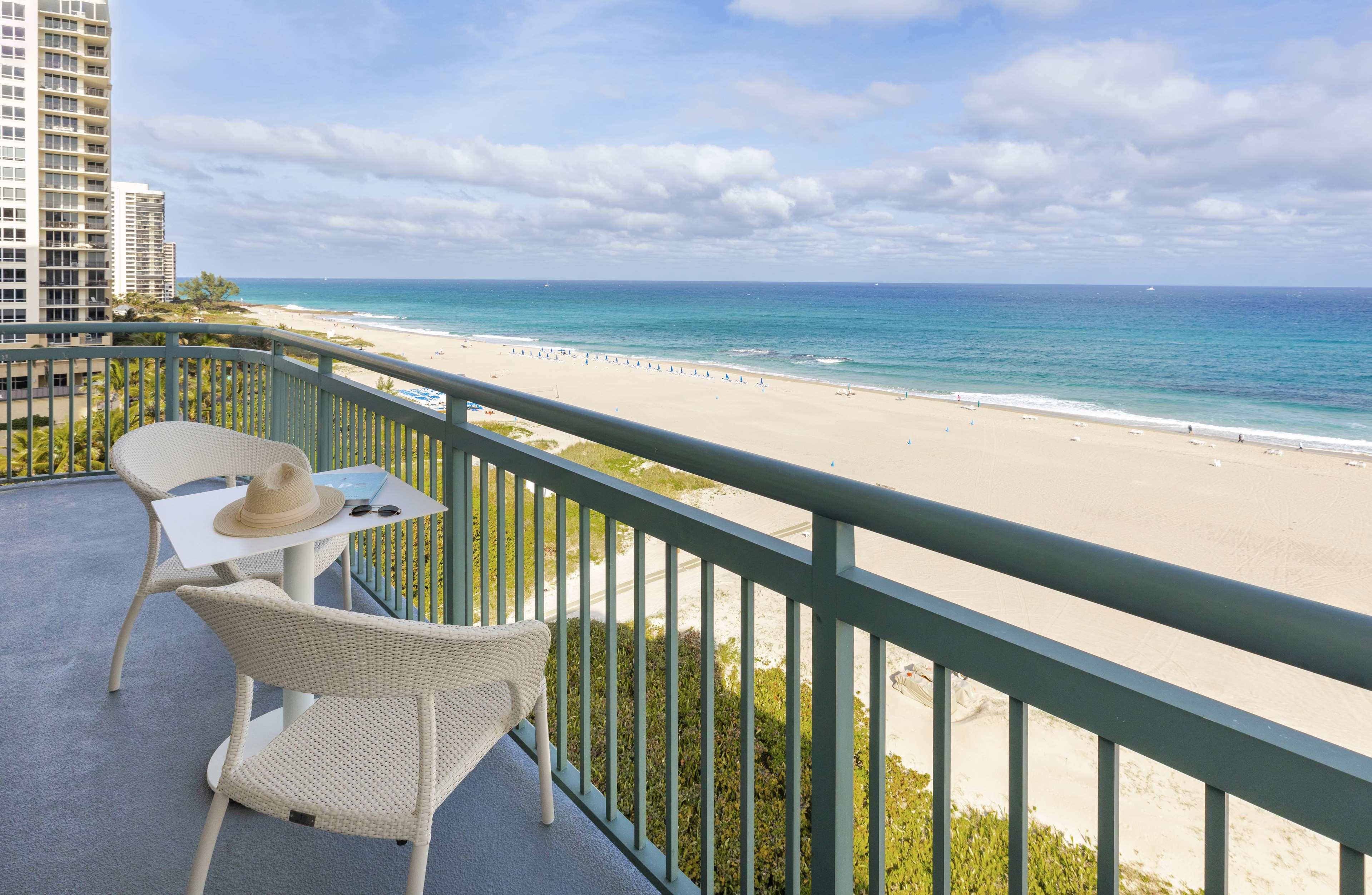 The Singer Oceanfront Resort, Curio Collection By Hilton Riviera Beach Ngoại thất bức ảnh