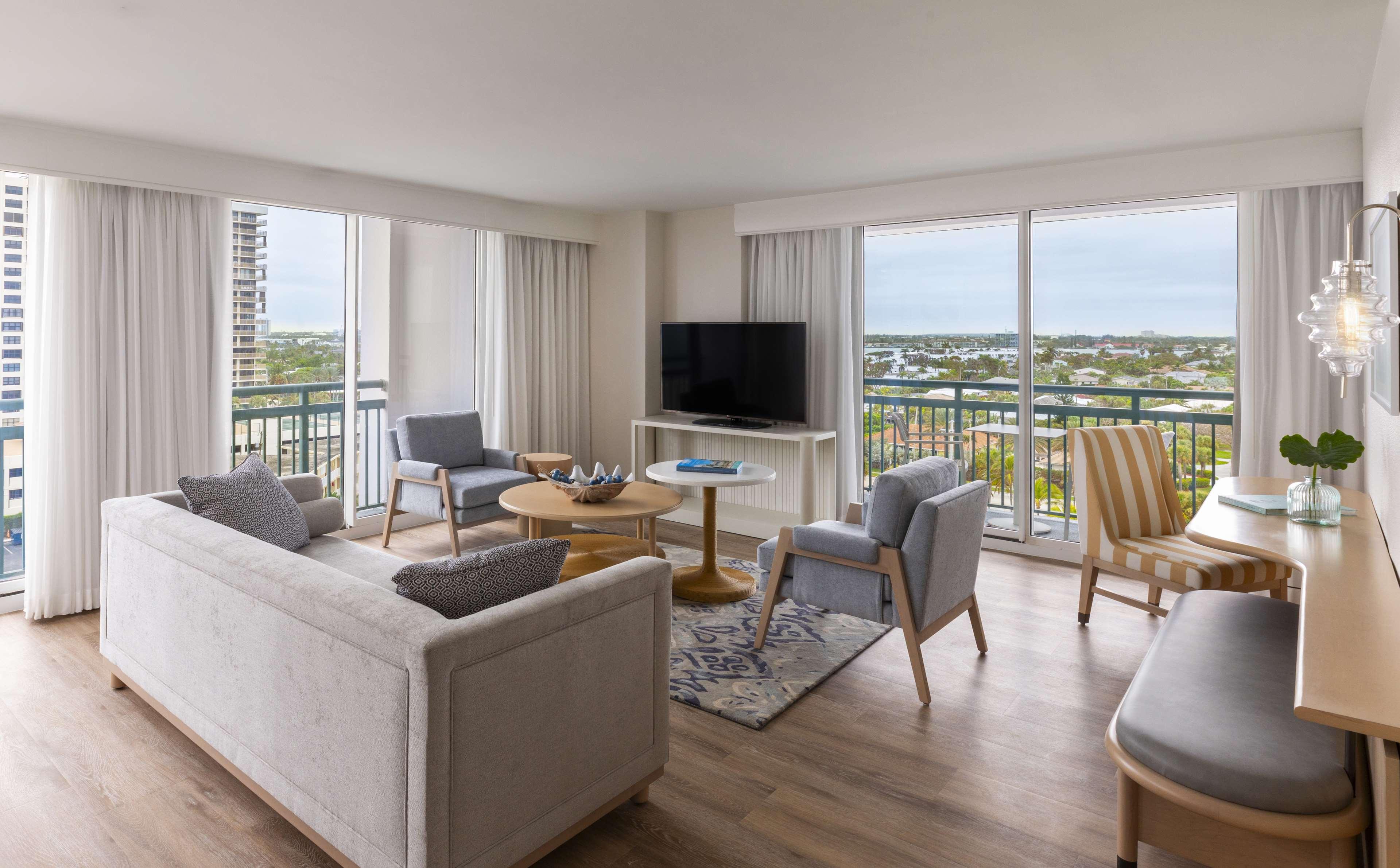The Singer Oceanfront Resort, Curio Collection By Hilton Riviera Beach Ngoại thất bức ảnh