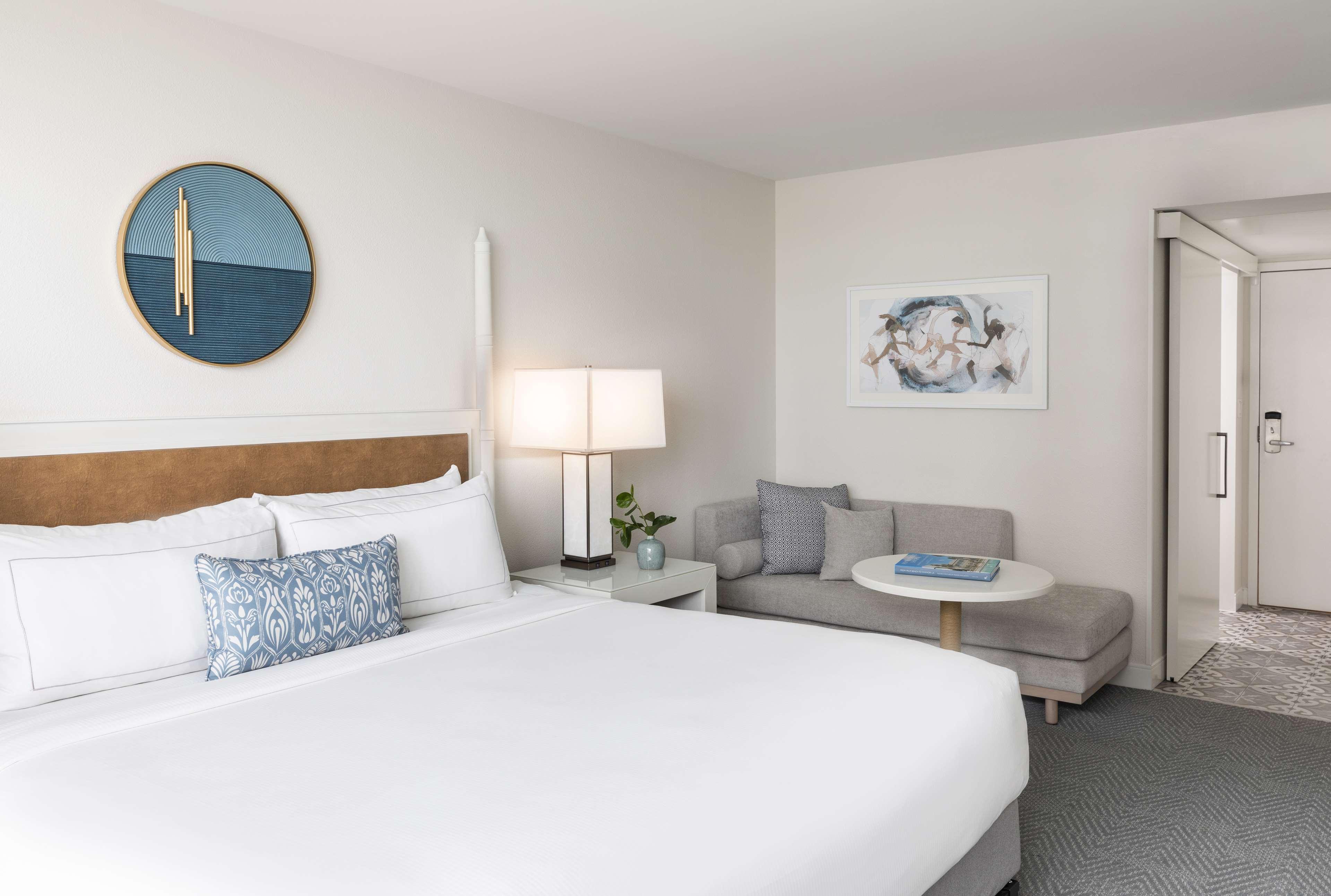 The Singer Oceanfront Resort, Curio Collection By Hilton Riviera Beach Ngoại thất bức ảnh