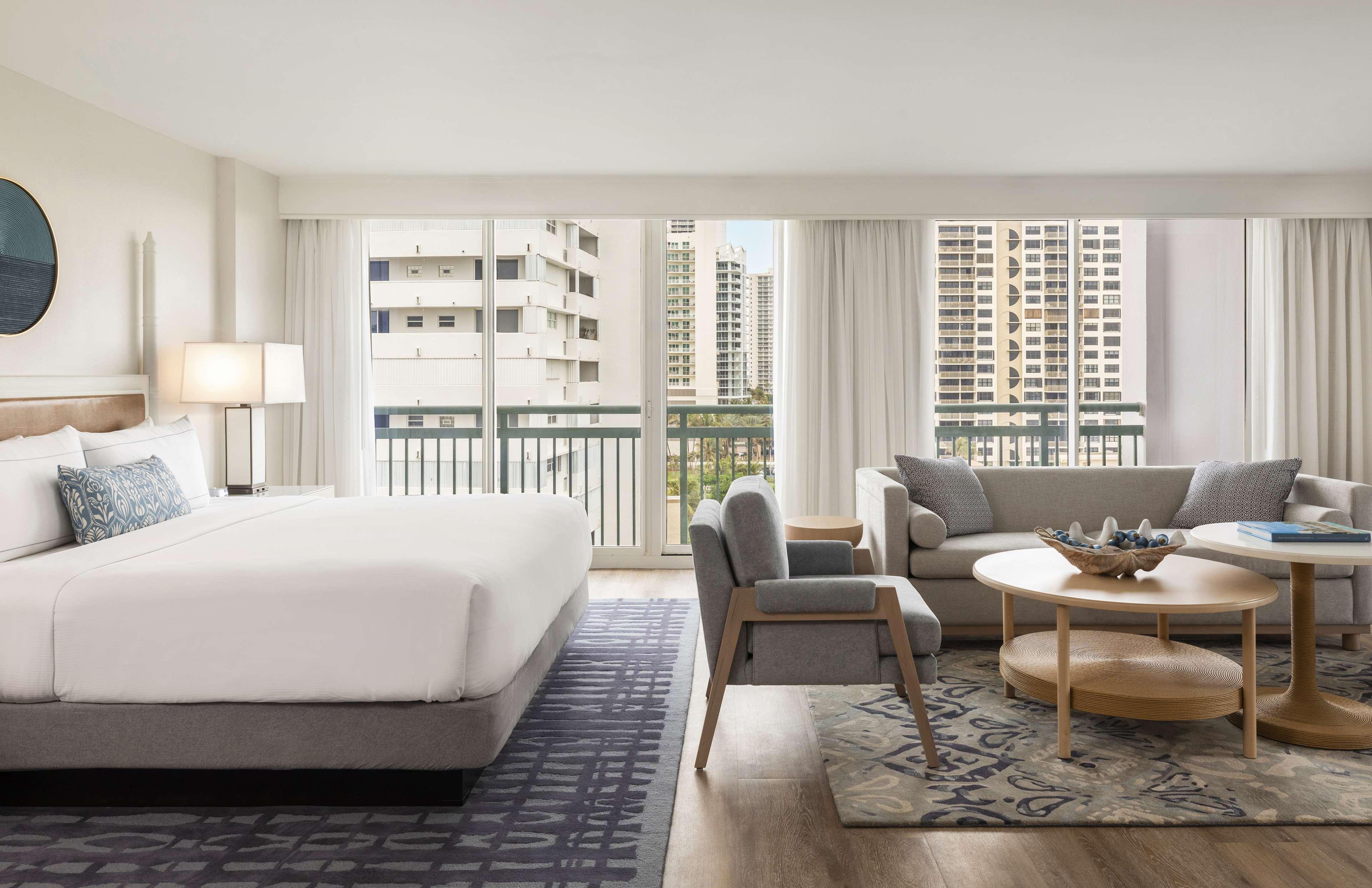 The Singer Oceanfront Resort, Curio Collection By Hilton Riviera Beach Ngoại thất bức ảnh