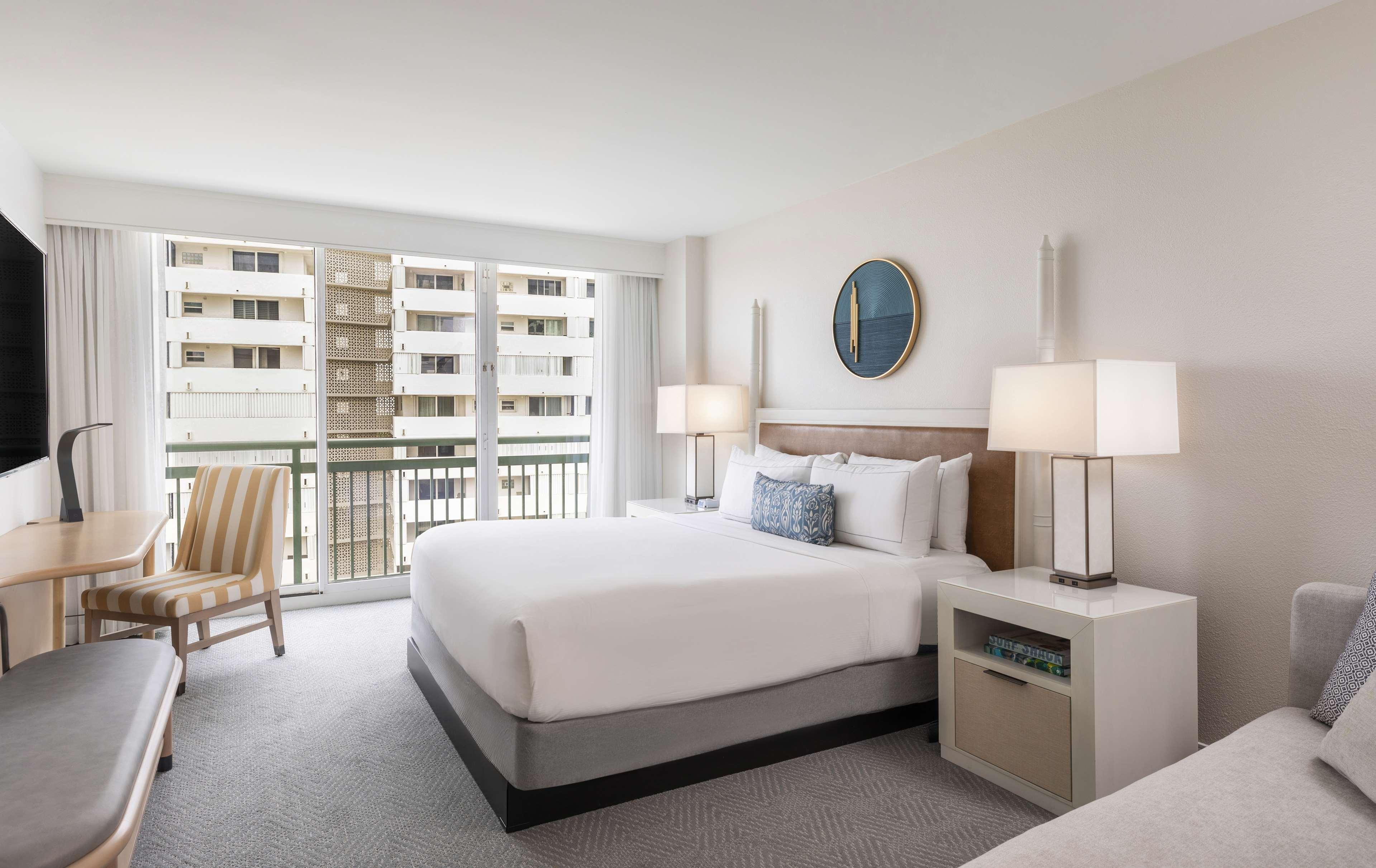 The Singer Oceanfront Resort, Curio Collection By Hilton Riviera Beach Ngoại thất bức ảnh