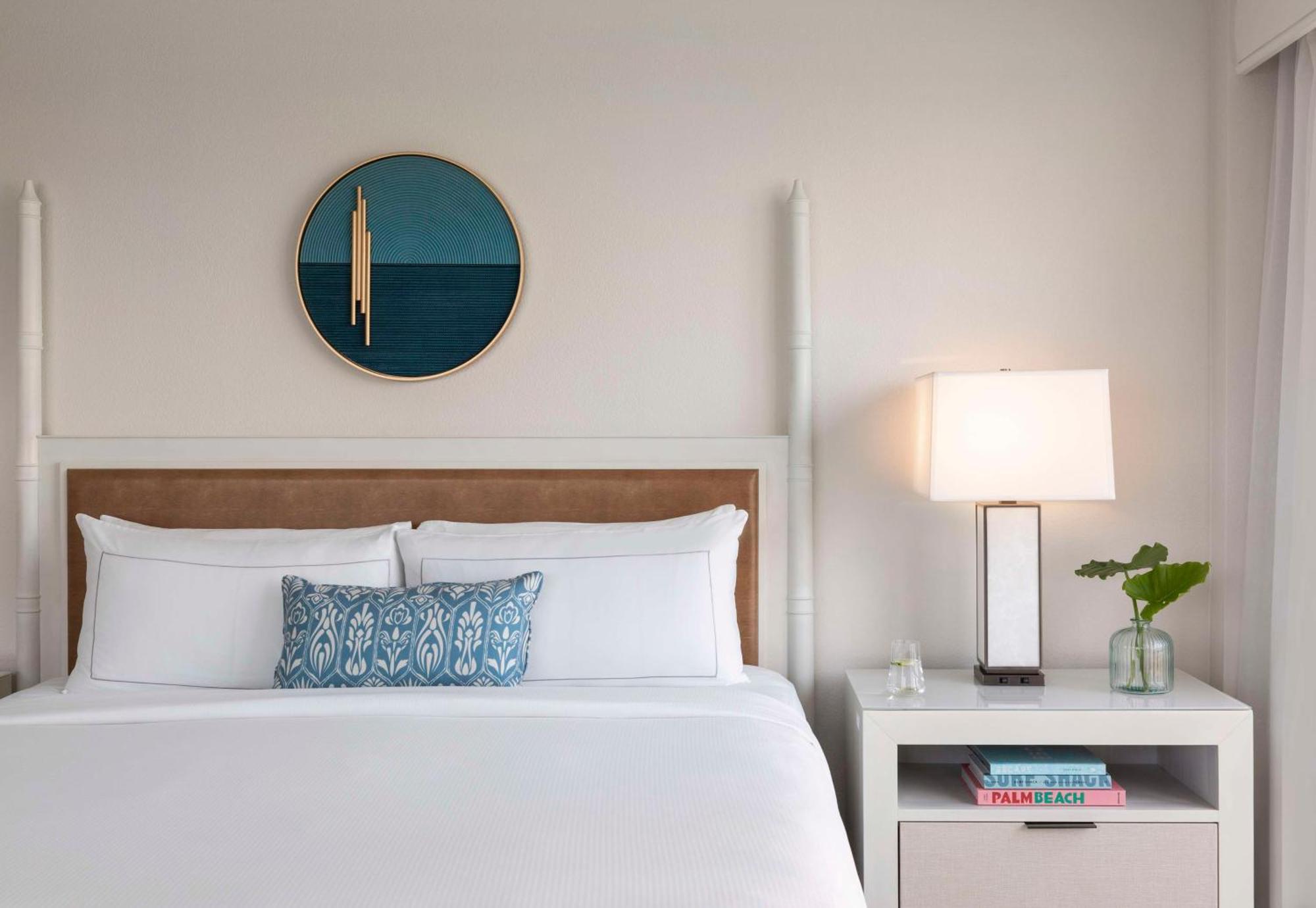 The Singer Oceanfront Resort, Curio Collection By Hilton Riviera Beach Ngoại thất bức ảnh