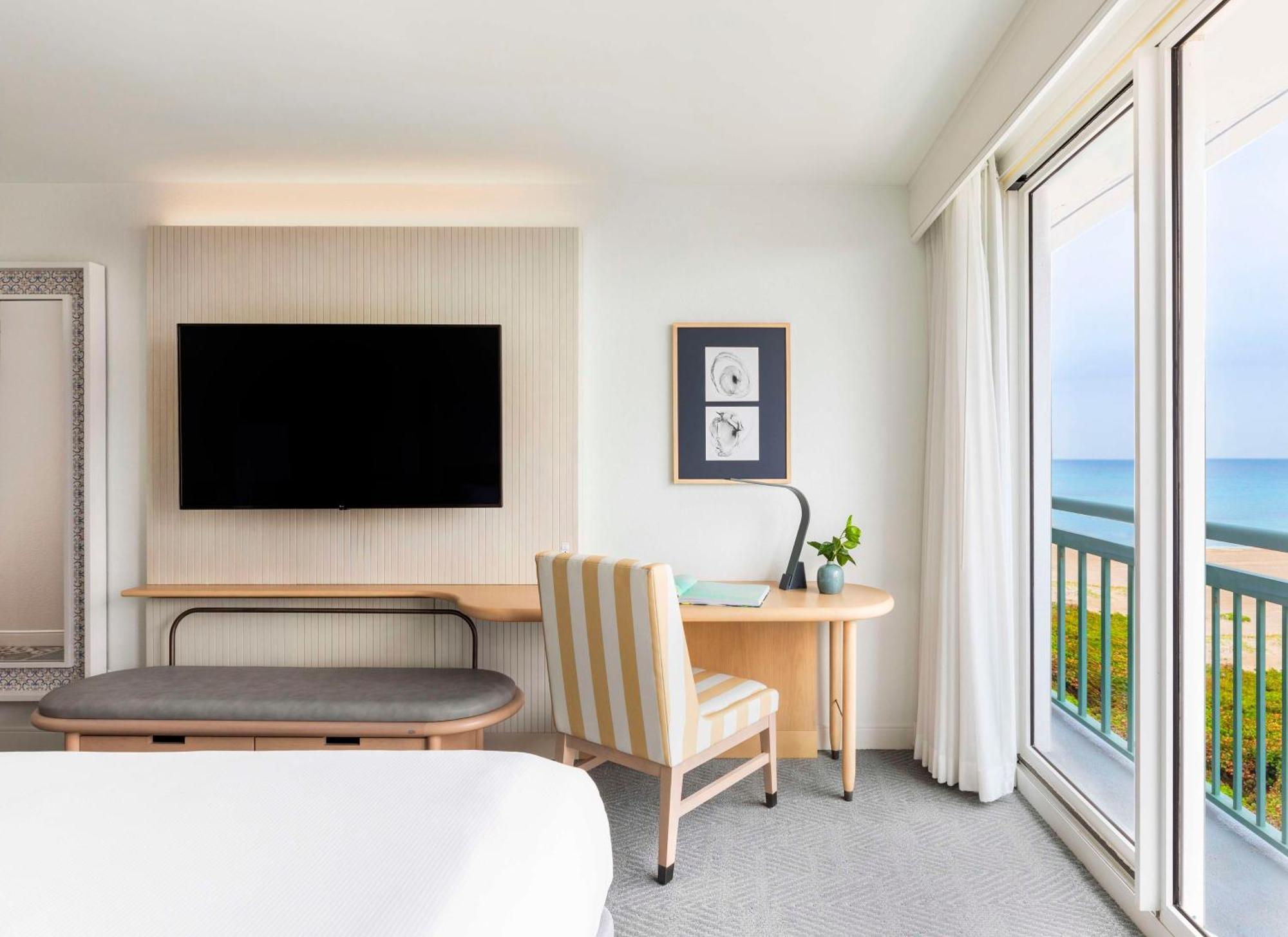 The Singer Oceanfront Resort, Curio Collection By Hilton Riviera Beach Ngoại thất bức ảnh