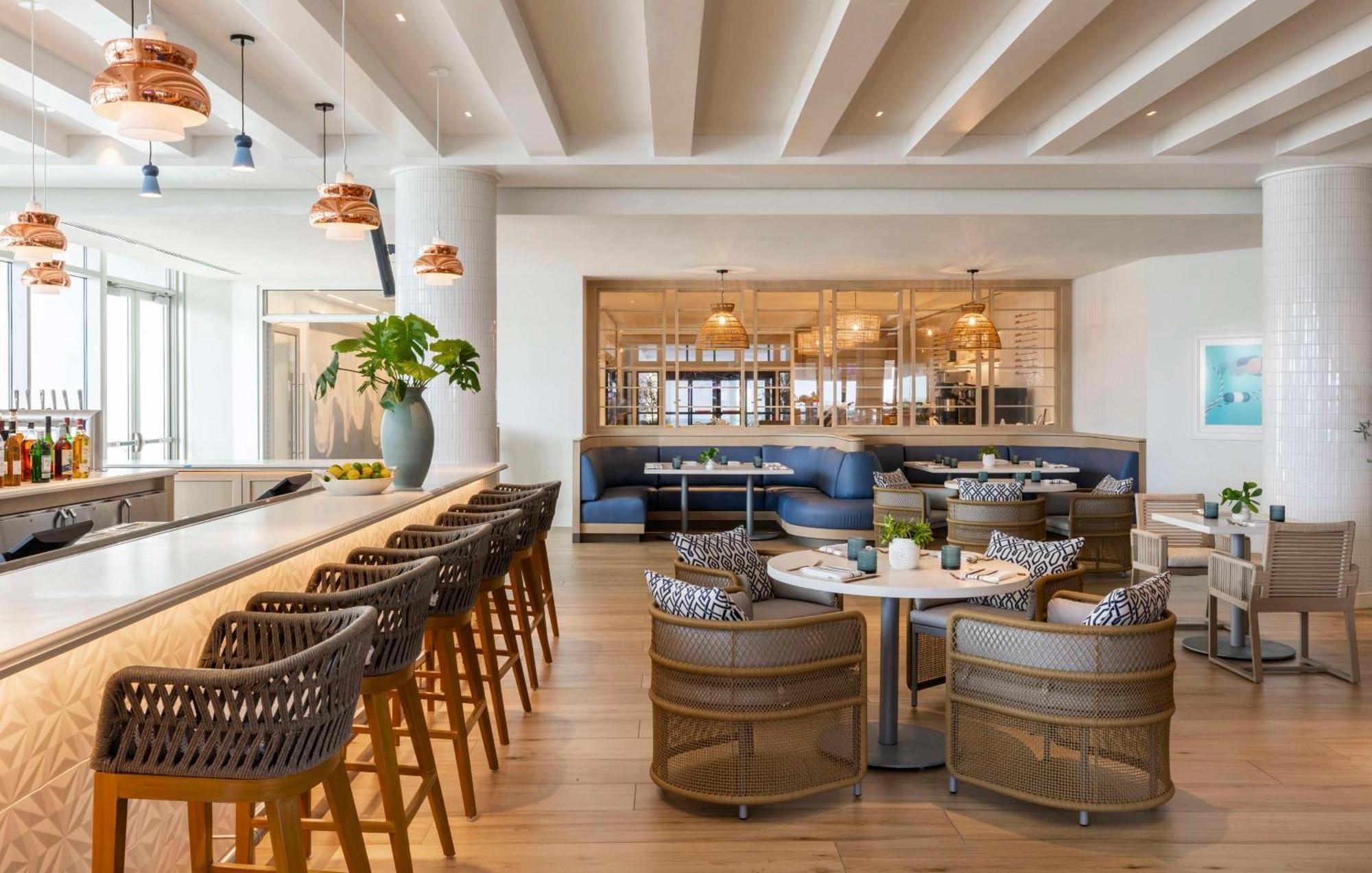 The Singer Oceanfront Resort, Curio Collection By Hilton Riviera Beach Ngoại thất bức ảnh