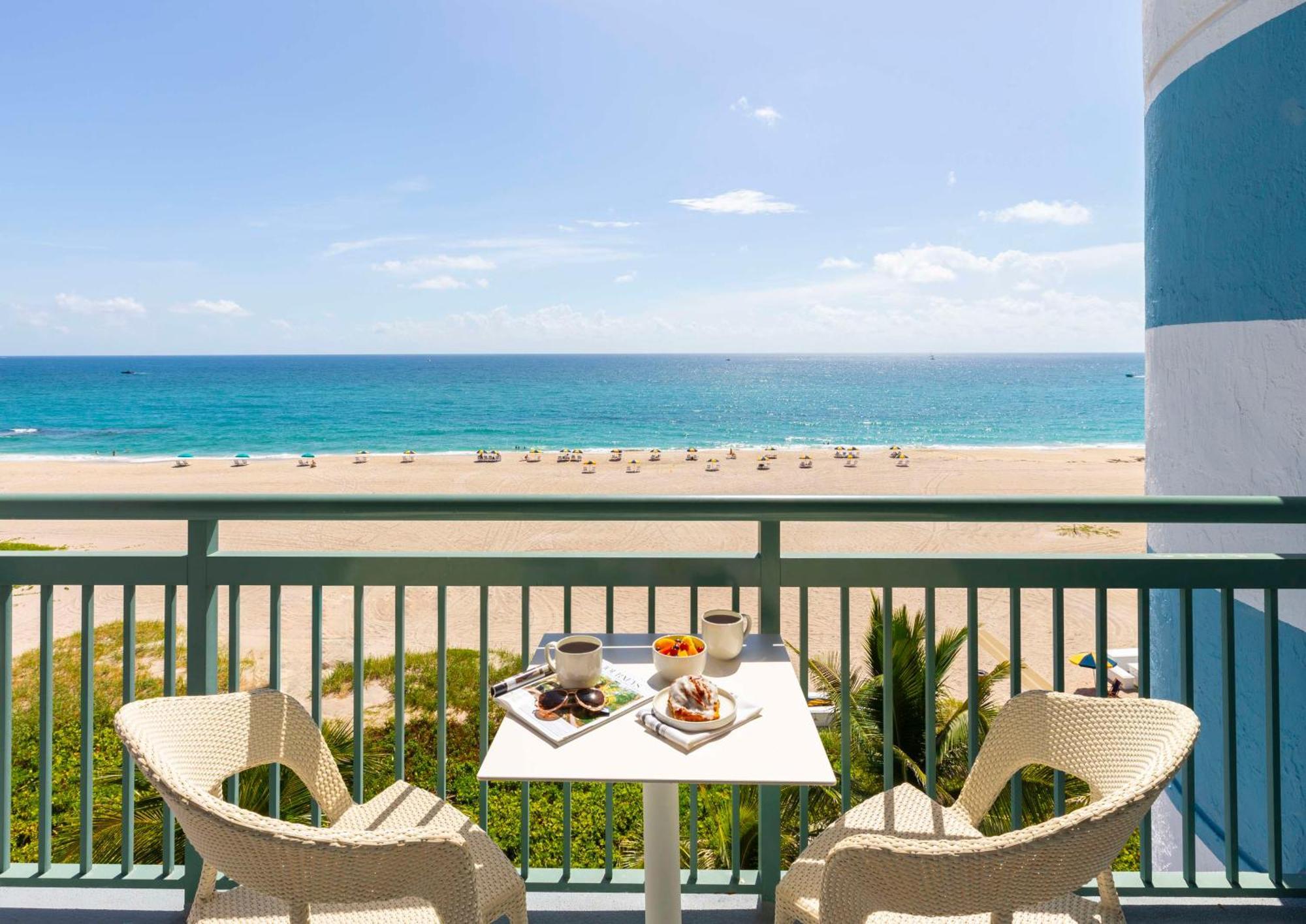 The Singer Oceanfront Resort, Curio Collection By Hilton Riviera Beach Ngoại thất bức ảnh