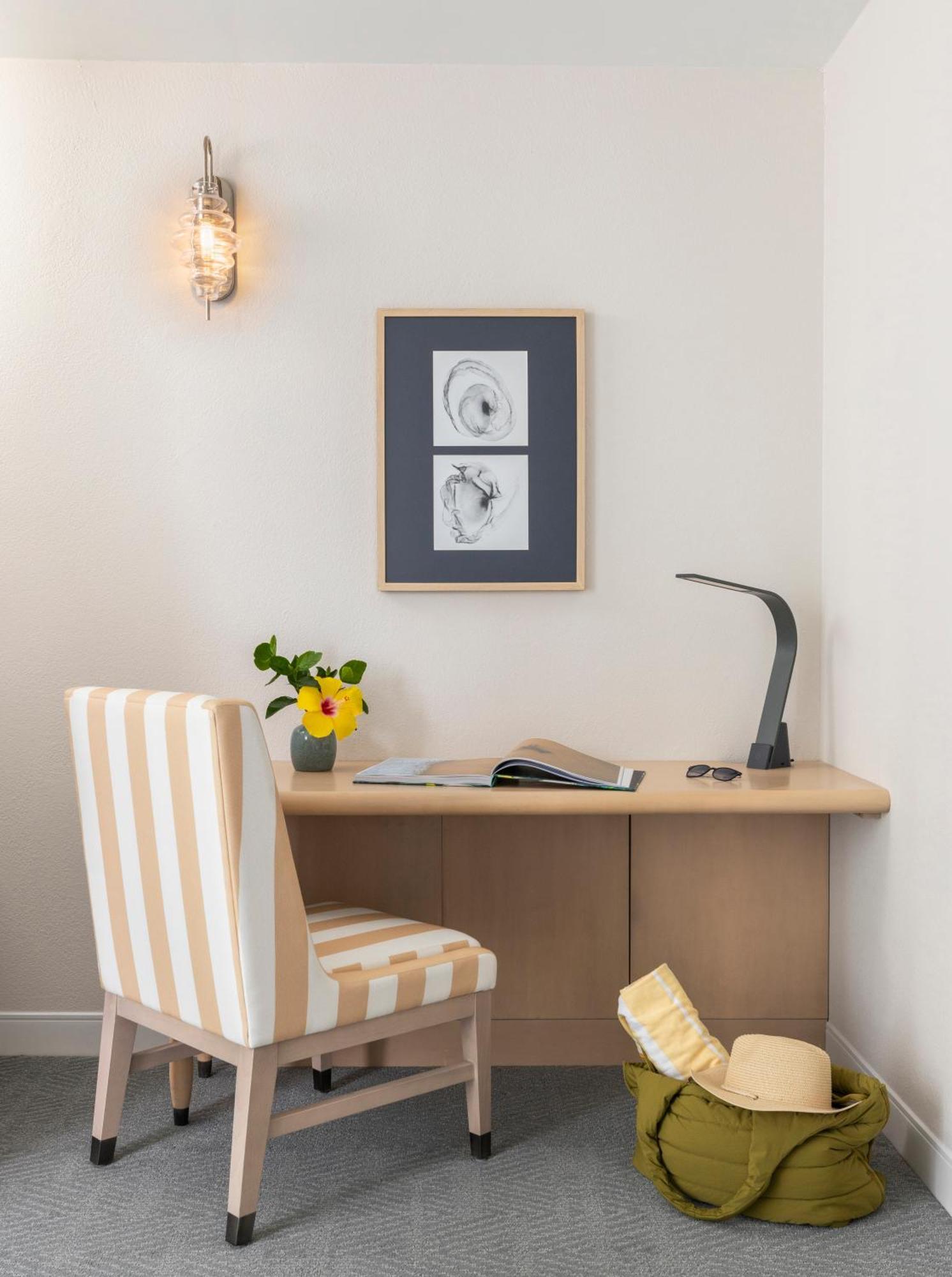 The Singer Oceanfront Resort, Curio Collection By Hilton Riviera Beach Ngoại thất bức ảnh