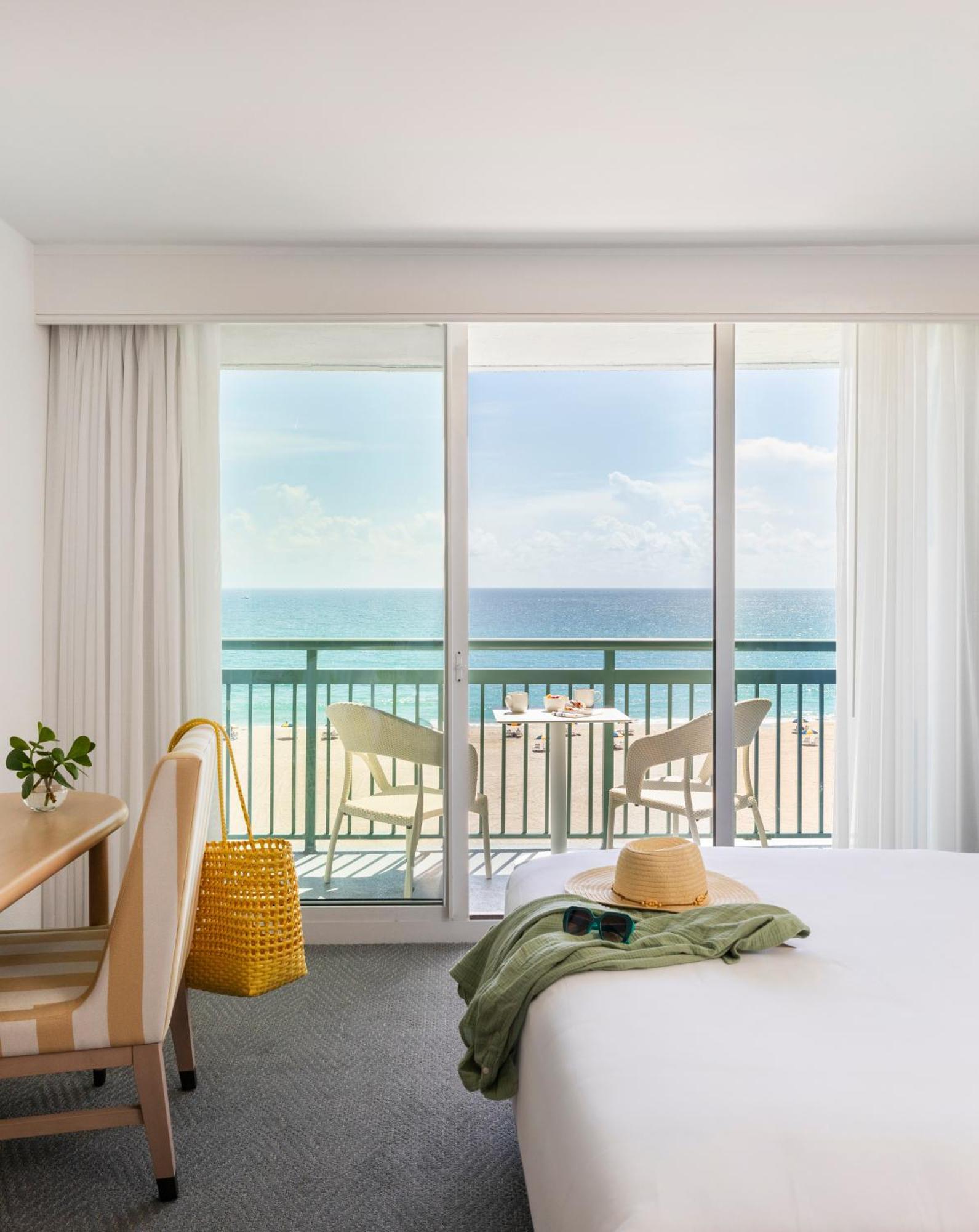 The Singer Oceanfront Resort, Curio Collection By Hilton Riviera Beach Ngoại thất bức ảnh