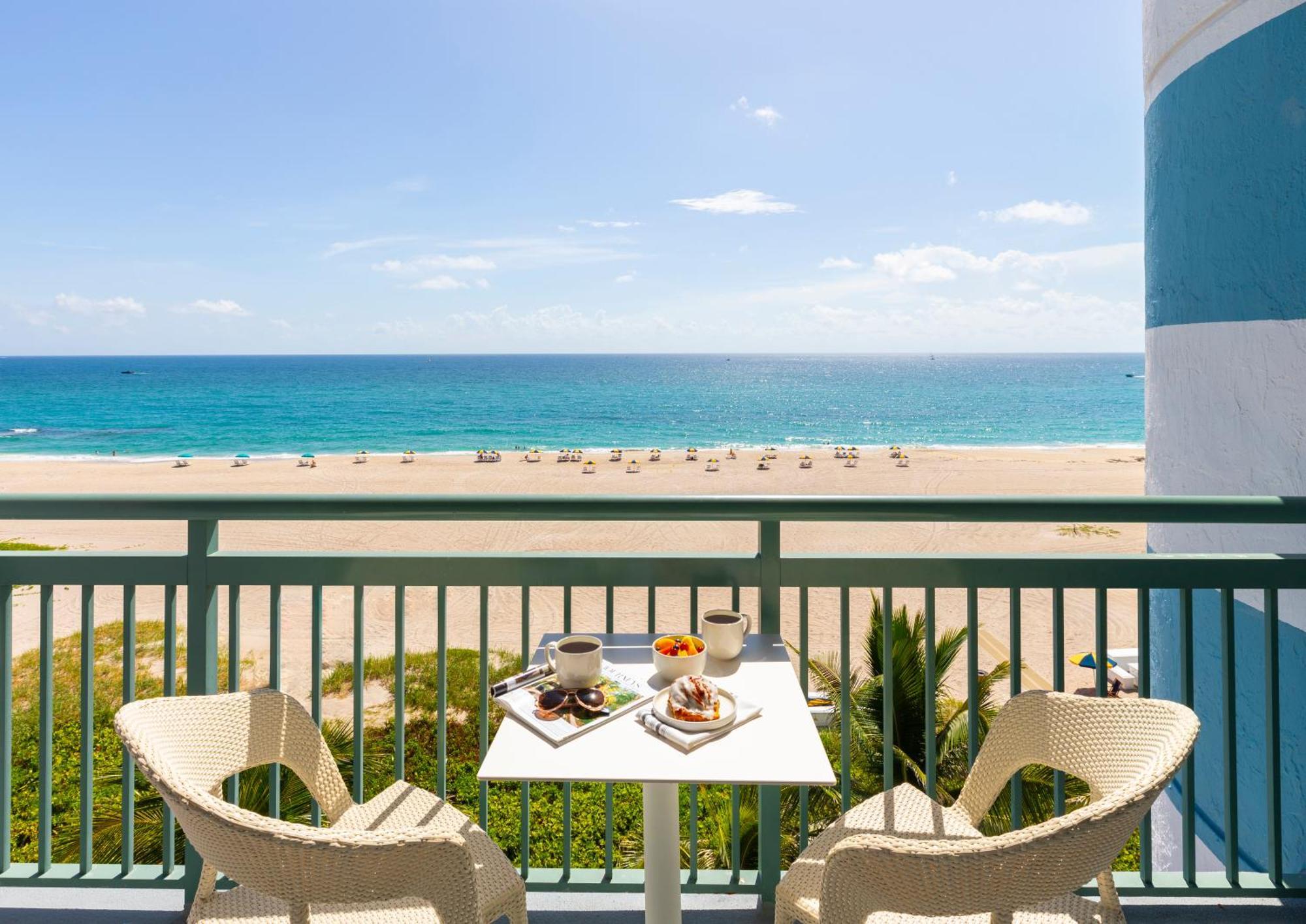 The Singer Oceanfront Resort, Curio Collection By Hilton Riviera Beach Ngoại thất bức ảnh